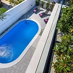 Diana 2
