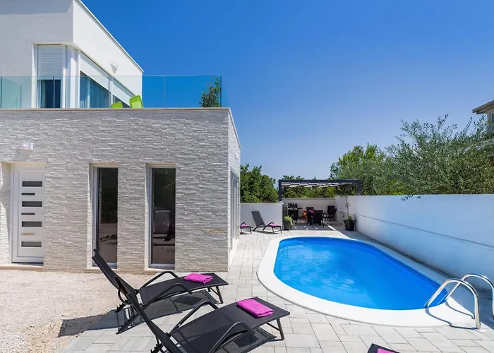 Villa Diana 2 *