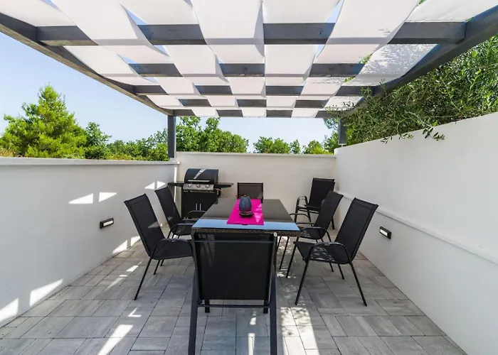 Diana 2 *